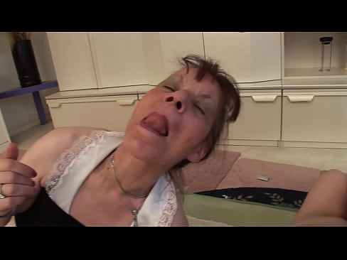 ❤️ Dos abuelas y un abuelo hacen un trío Video de sexo de calidad en es.teatroporno.ru ❌️