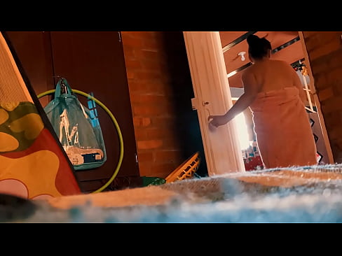 ❤️ Mi tío me sigue hasta la ducha, me folla mientras me ducho Video de sexo de calidad en es.teatroporno.ru ❌️