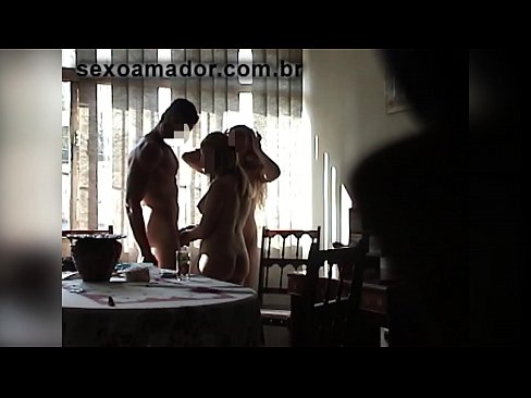 ❤️ Los amigos del sexo invitan a un hombre gigante y a un trío con él Video de sexo de calidad en es.teatroporno.ru ❌️