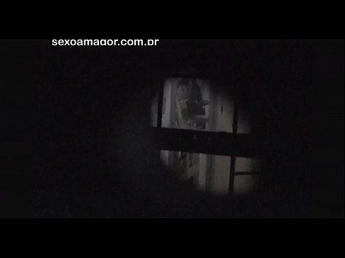 ❤️ Rubia es grabada en secreto por un voyeur del barrio escondido detrás de unos ladrillos huecos Video de sexo de calidad en es.teatroporno.ru ❌️